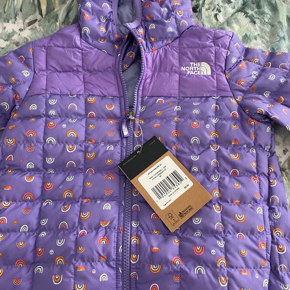 North Face thermoball Size 6T Rainbow